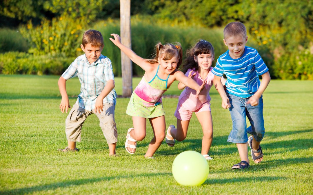 Cut Back on Screen Time: 6 Benefits of Outdoor Play